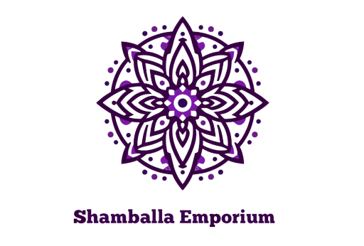 Shamballa Emporium pone códigos numéricos de Agesta en objetos cotidianos como tazas, vasos, cojines y edredones, para establecer un puente entre lo tangible y lo espiritual e influir en nuestro bienestar físico, emocional y espiritual. Armoniza tu espacio, ilumina tu espíritu.